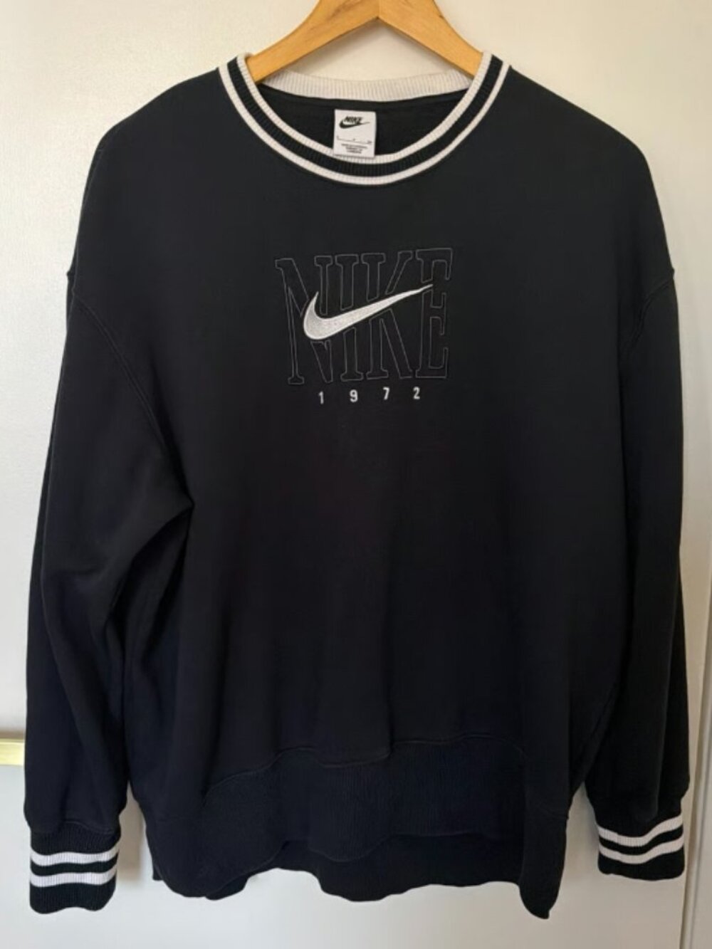 Nike Women's Embroidered Crewneck - Size Small